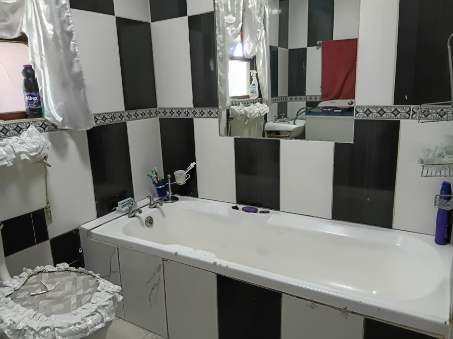 3 Bedroom Property for Sale in Bell Glen Western Cape